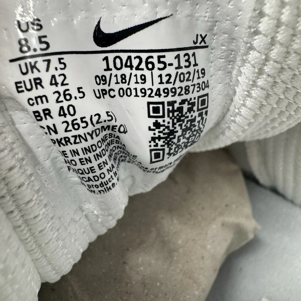 Nike Shox R4 Men's Size 8.5‎ White Metallic Silver 2019 Running Shoes 104265-131